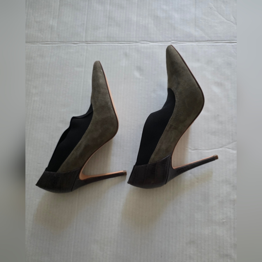 Elie Tahari Genuine Leather Heels Size 39.